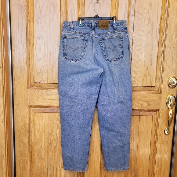 Vintage Levi's Classic Straight Denim Jeans - Picture 4 of 4